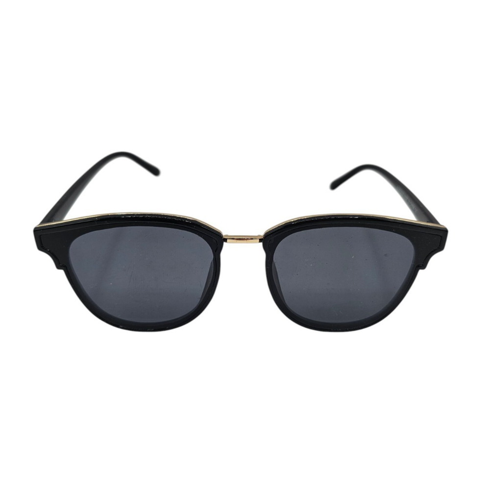Classic Black and Gold Women's Sunglasses - Stylish UV Shades